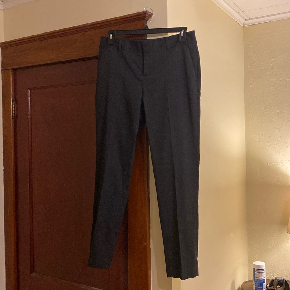 Banana Republic Women’s skinny leg dress pants. Tweed color. Size 10.